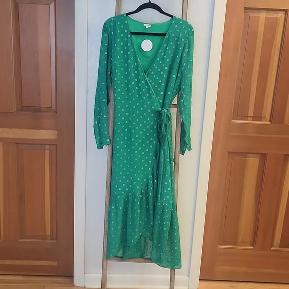 En Creme | Dresses | Green Maxi Wrap Dress With Gold Metallic Details Size  L | Poshmark